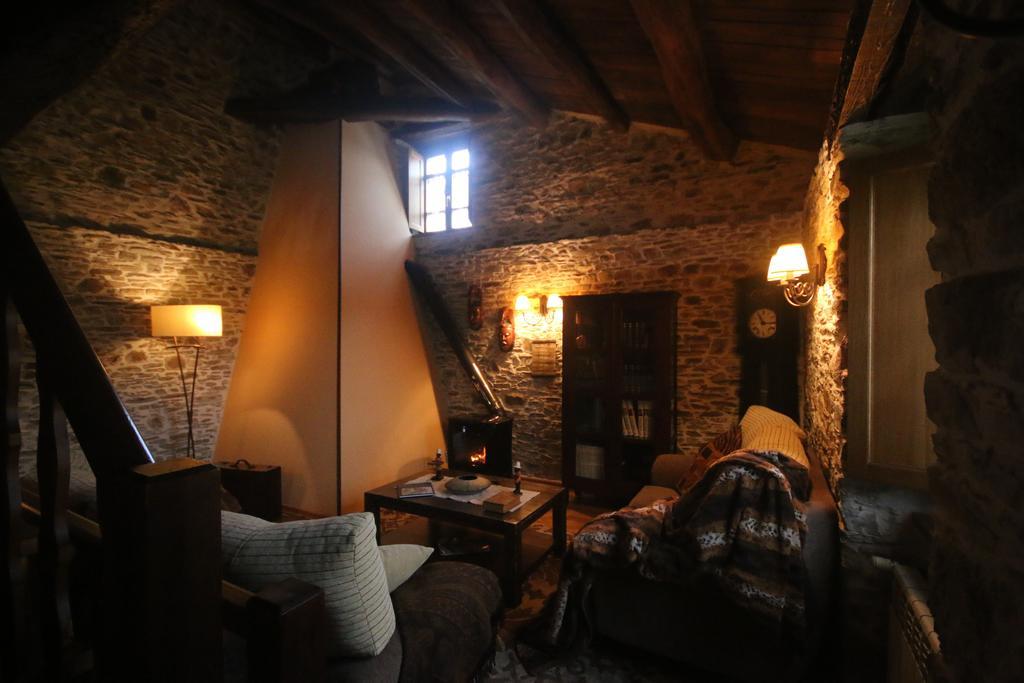 Os Tres Teixos Guest House San Acisclo Exterior photo