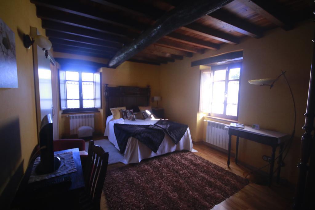 Os Tres Teixos Guest House San Acisclo Exterior photo