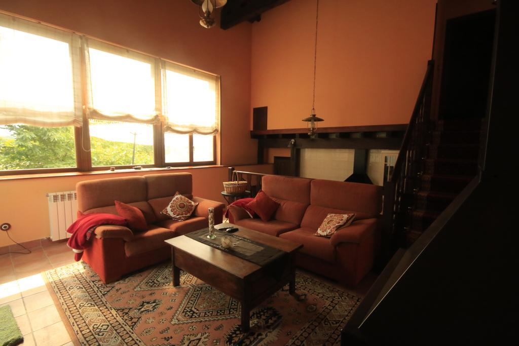 Os Tres Teixos Guest House San Acisclo Exterior photo
