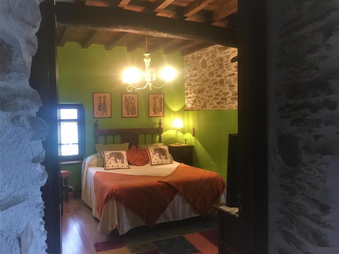 Os Tres Teixos Guest House San Acisclo Exterior photo
